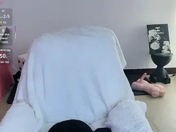 BoxedGyre-のStripchatでアダルトカメラ配信