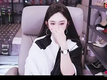 Liora-のStripchatで無料ポルノカメラ