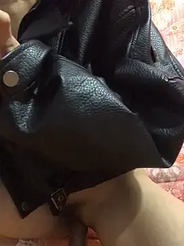 Kylie_beemのStripchatで無料ライブポルノ