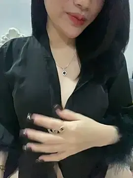 Sunny_babyyのStripchatで今すぐ視聴可能なセックスカム