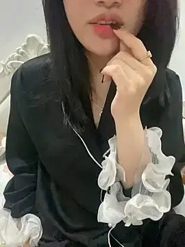 Sunny_babyyのStripchatでライブチャット