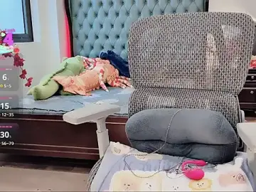 Caryln-BunのStripchatでライブポルノ配信