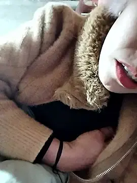 Sinejdk3のStripchatでライブチャット