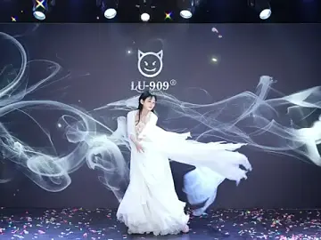 LU-909のStripchatでライブセックス映像