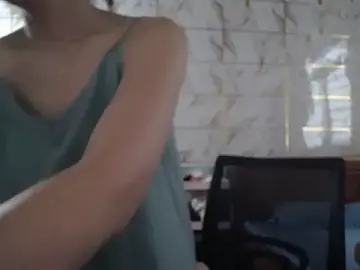 Lyzizi_lovely09のStripchatで今すぐ視聴可能なセックスカム