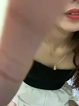 Ri210のStripchatでライブポルノ配信