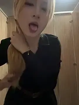 yuki_juneのStripchatでセックスカメラ