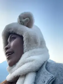 hi-hi-zzのStripchatで高画質ウェブカメラ