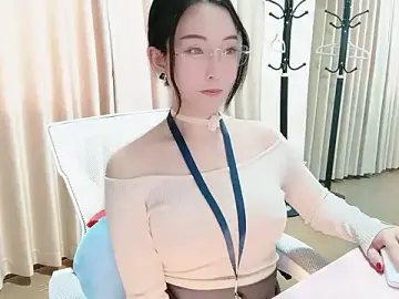 Minako-KKのStripchatで高画質ウェブカメラ