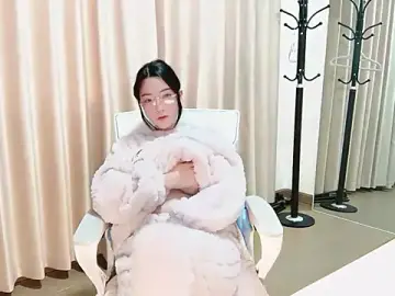 Minako-KKのStripchatで今すぐ視聴可能なセックスカム