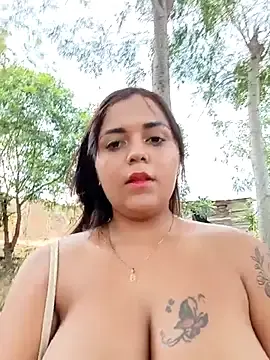 Naugthy-MeyのStripchatでアダルトビデオチャット