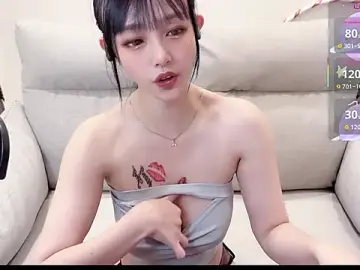 Yucheng_920babyのStripchatで高画質ウェブカメラ