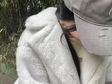 Bella-999のStripchatでセックスカメラ