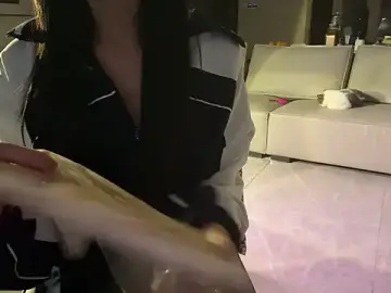 Bella-999のStripchatでアダルトビデオチャット