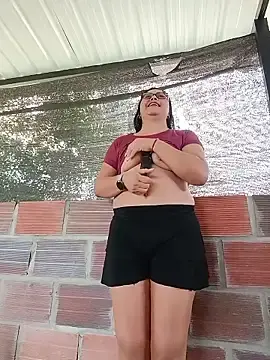 Dirty-Momm-Divorced-HotのStripchatで今すぐ視聴可能なセックスカム