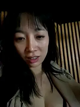yourkeerのStripchatで今すぐ視聴可能なセックスカム