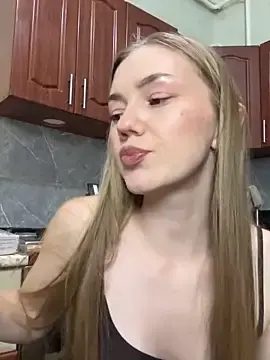 MilaMooneのStripchatで人気のアダルト配信