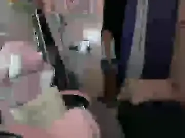 young_salsalitaのStripchatでプライベートチャット