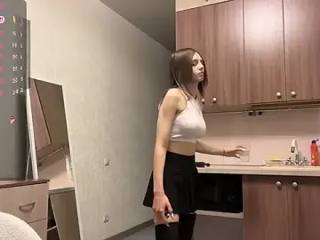 AidaGloshenのStripchatでセックスカメラ