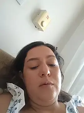 Abbyjoness21のStripchatで無料ライブポルノ