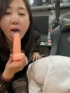 xiaoxue7788のStripchatで人気のアダルト配信