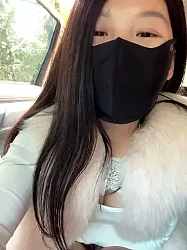 Aiss-niangのStripchatでセックスチャット