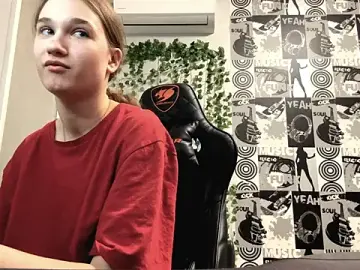 helgicutenessのStripchatでセックスチャット