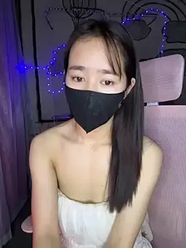 TiNa_04のStripchatで無料ポルノカメラ