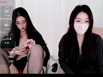 yangyang-777のStripchatで今すぐ視聴可能なセックスカム