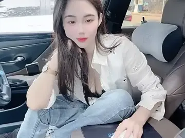 orla2021のStripchatでセックスチャット