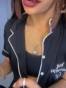 LOVELY_BABYJIのStripchatで人気のアダルト配信