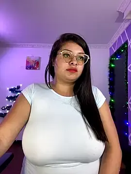 MiiaaJonessのStripchatでセックスカメラ