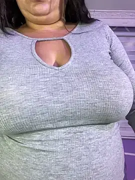 MiiaaJonessのStripchatで高画質ウェブカメラ