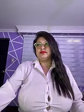 MiiaaJonessのStripchatで無料ポルノカメラ