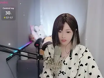 Tw_SexynnのStripchatでヌードカメラ