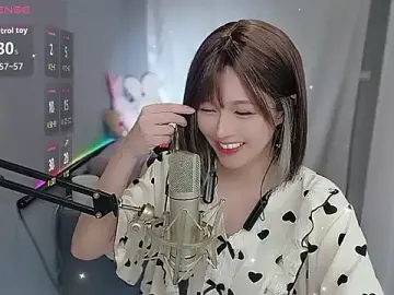 Tw_SexynnのStripchatで高画質ウェブカメラ