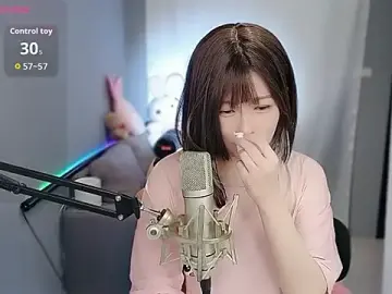 Tw_SexynnのStripchatで人気のアダルト配信