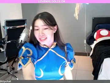 raspberryrollのStripchatでアダルトビデオチャット