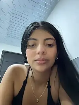 Baby_NielsのStripchatで高画質ウェブカメラ