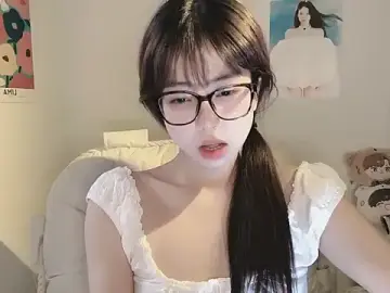 -HottieのStripchatで人気のアダルト配信