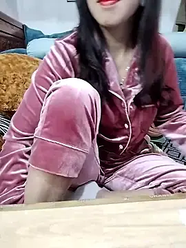 cream1299のStripchatで今すぐ視聴可能なセックスカム