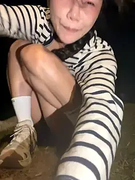 Adora188のStripchatで今すぐ視聴可能なセックスカム