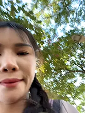 Adora188のStripchatで今すぐ視聴可能なセックスカム