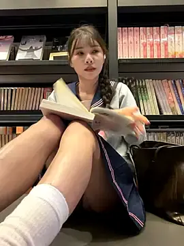 Adora188のStripchatでヌードカメラ