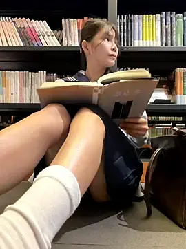 Adora188のStripchatでライブチャット