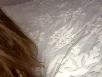 OdaMintyのStripchatで今すぐ視聴可能なセックスカム