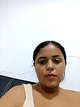 DirtyGirlWithBigTits-のStripchatで高画質ウェブカメラ