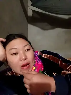 phunphunのStripchatでアダルトカメラ配信