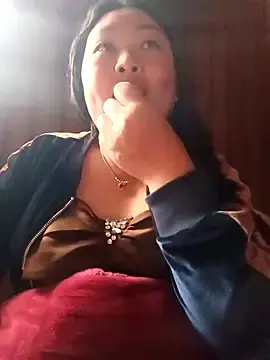 phunphunのStripchatでヌードカメラ