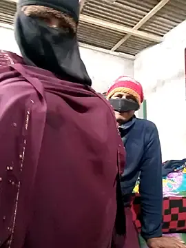 Indian_Hot_BabhiのStripchatで無料ポルノカメラ